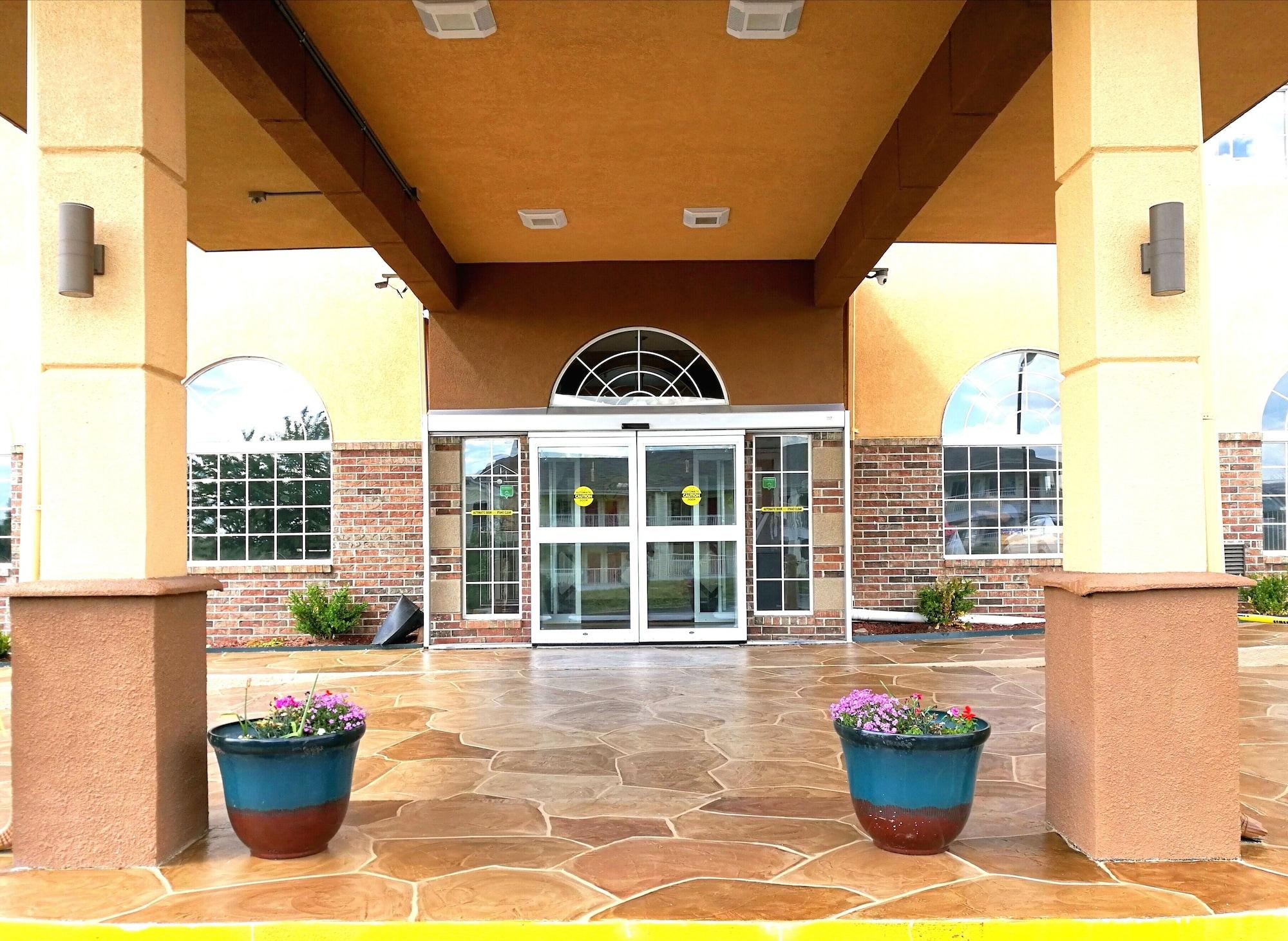Super 8 By Wyndham Kansas City Esterno foto