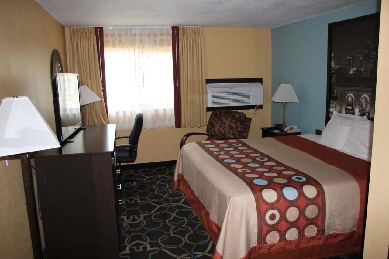 Super 8 By Wyndham Kansas City Esterno foto