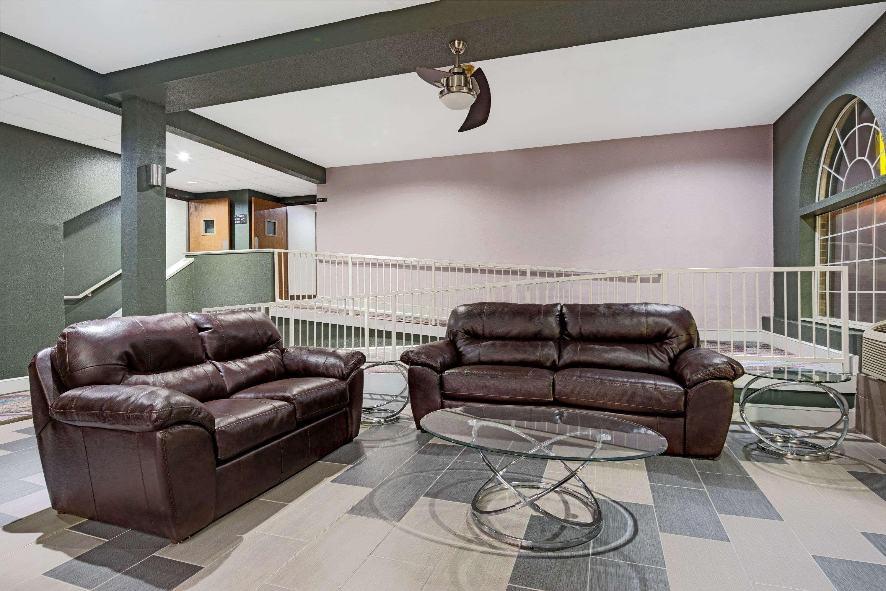 Super 8 By Wyndham Kansas City Esterno foto
