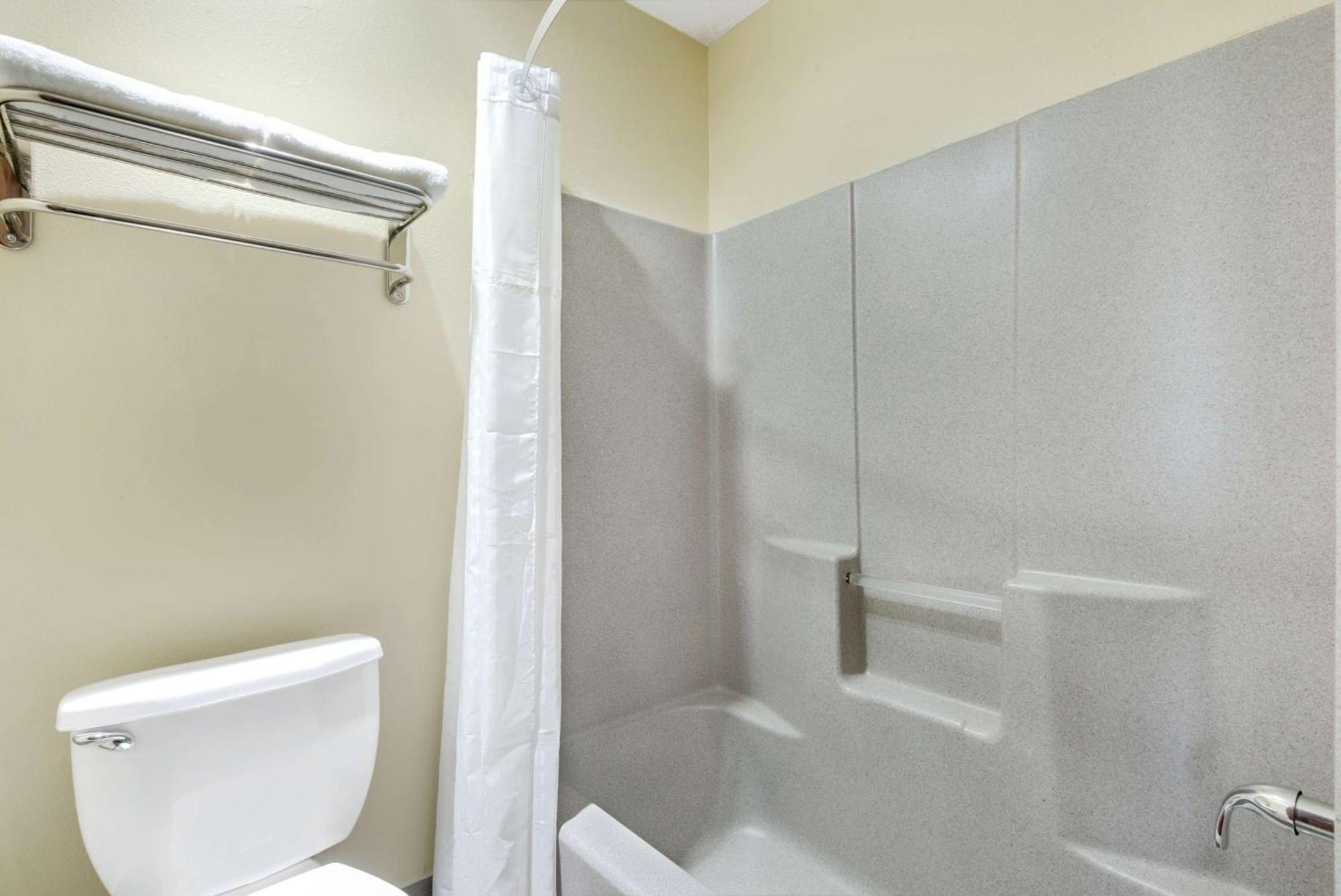 Super 8 By Wyndham Kansas City Esterno foto