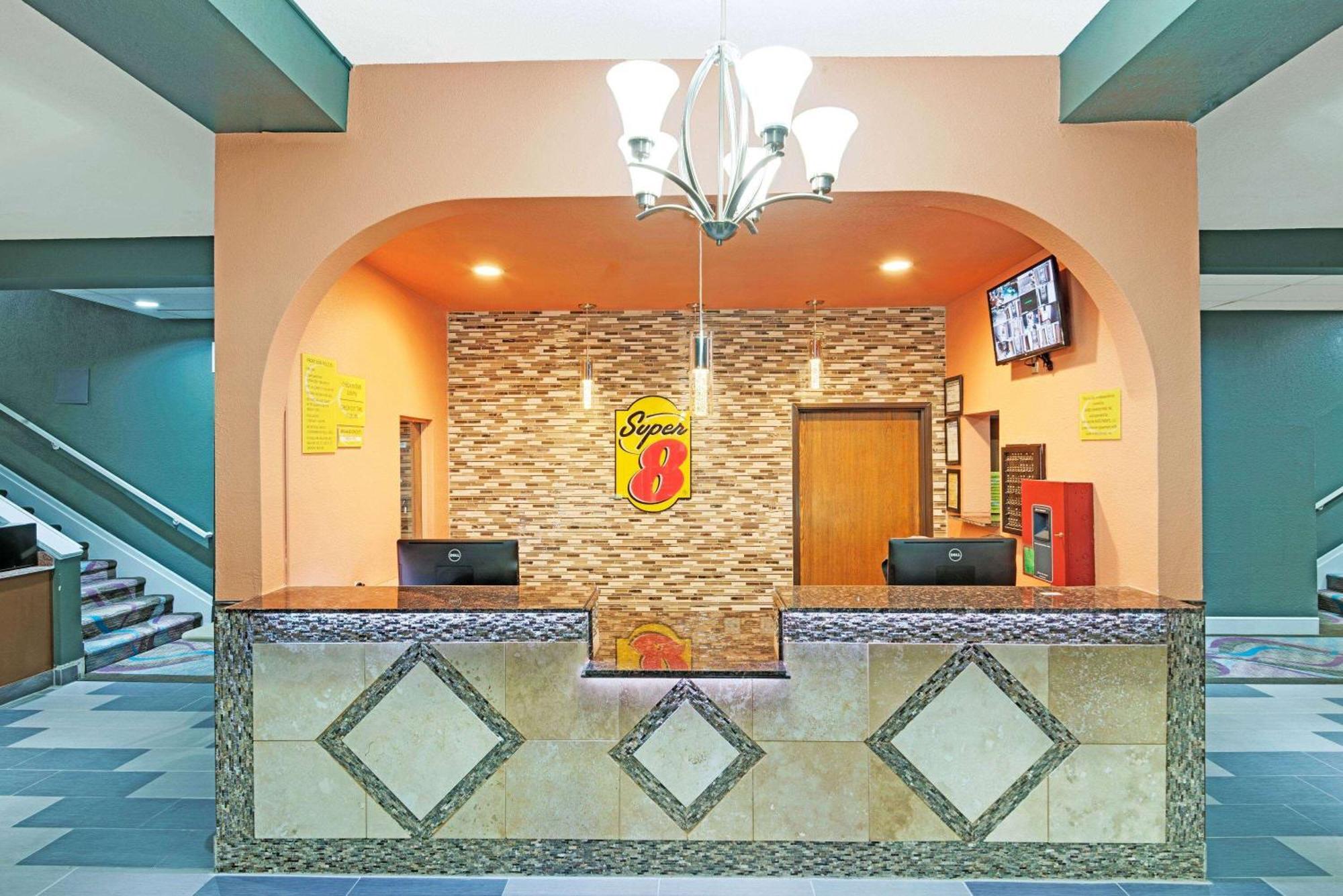 Super 8 By Wyndham Kansas City Esterno foto