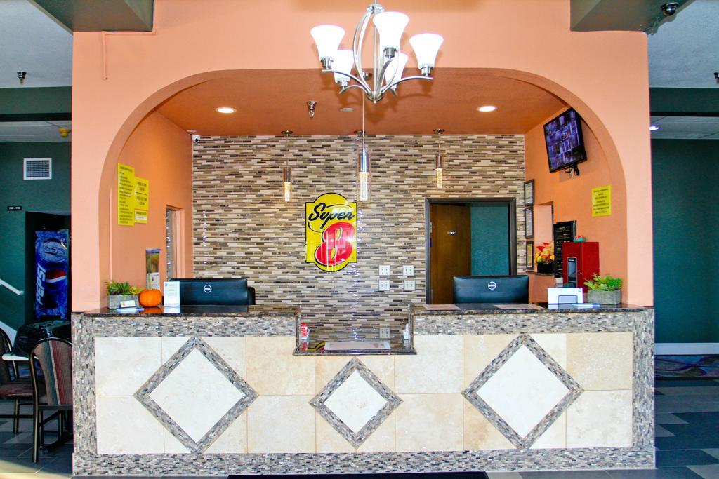 Super 8 By Wyndham Kansas City Esterno foto