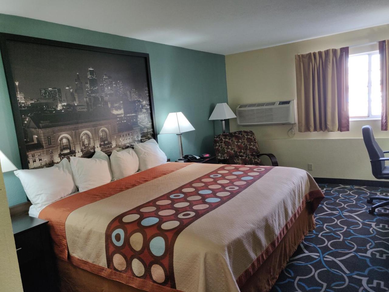 Super 8 By Wyndham Kansas City Esterno foto
