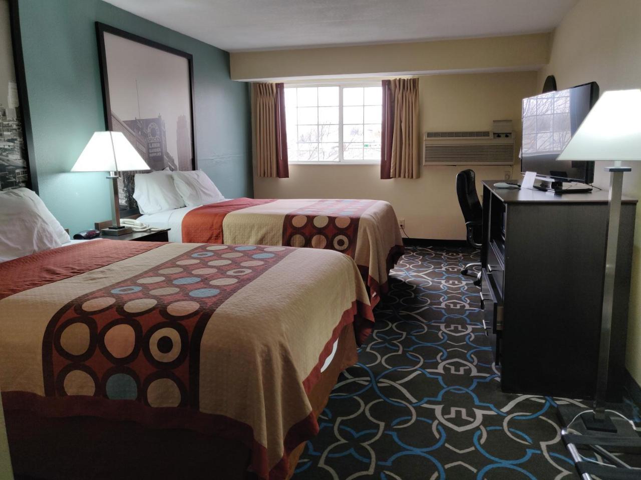 Super 8 By Wyndham Kansas City Esterno foto