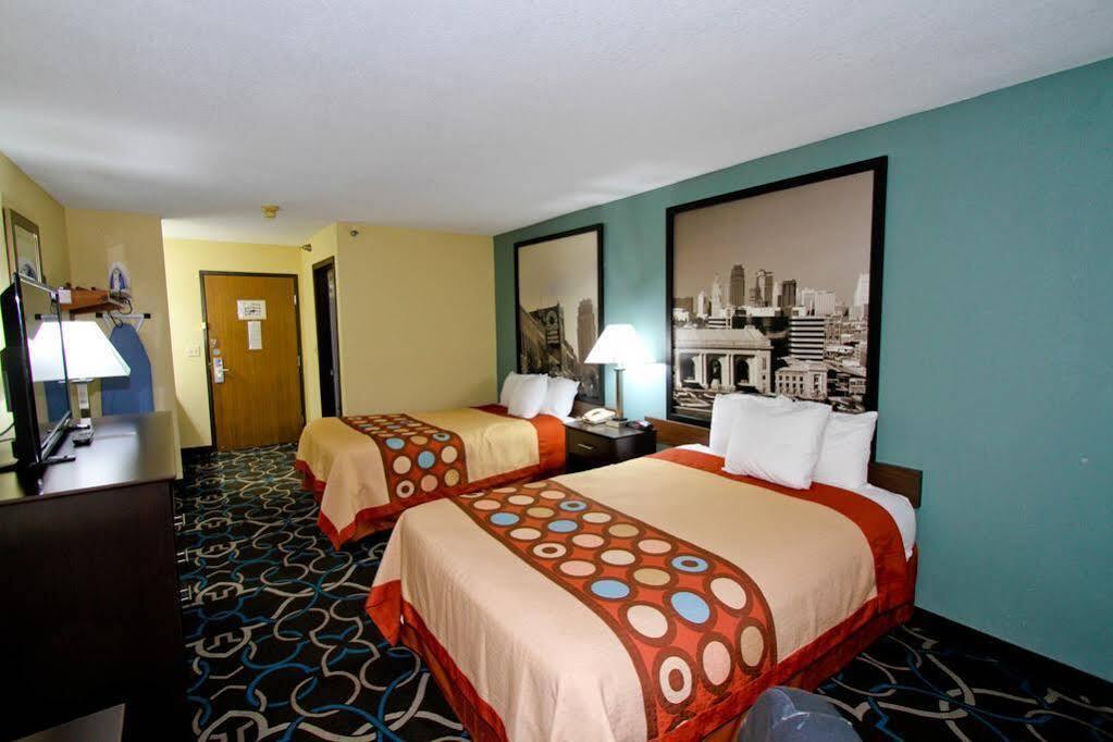 Super 8 By Wyndham Kansas City Esterno foto